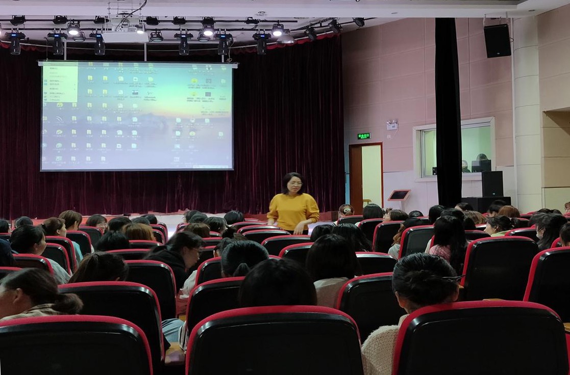 学前讲座图片1.jpg