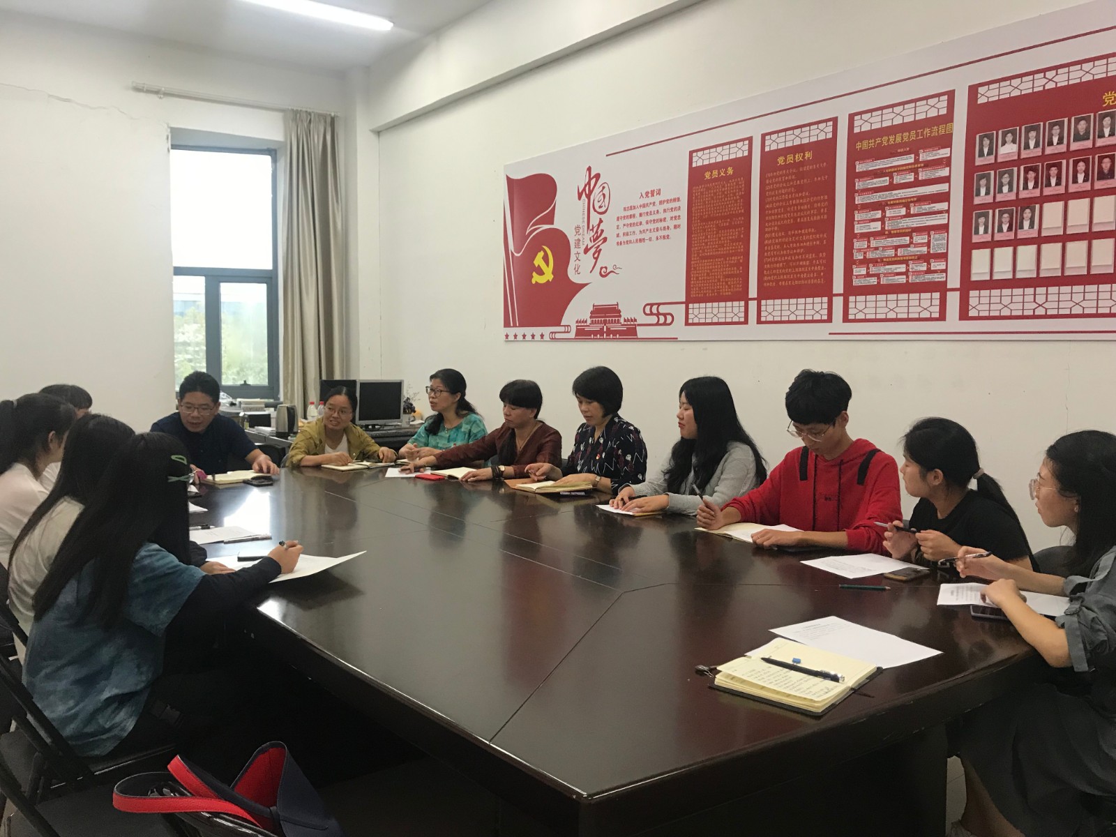 学生座谈会20191008.JPG 学生座谈会20191008.JPG