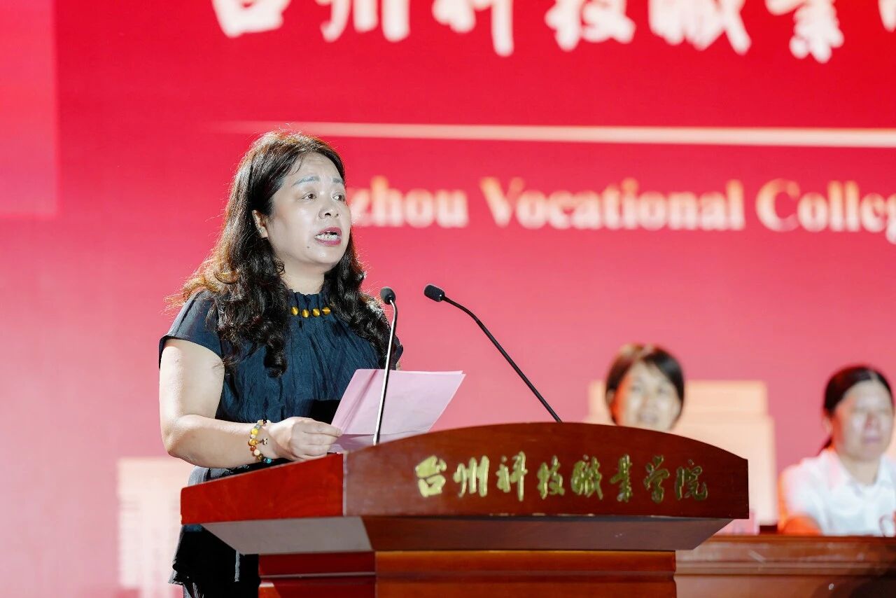 毕业36.jpg 毕业36.jpg