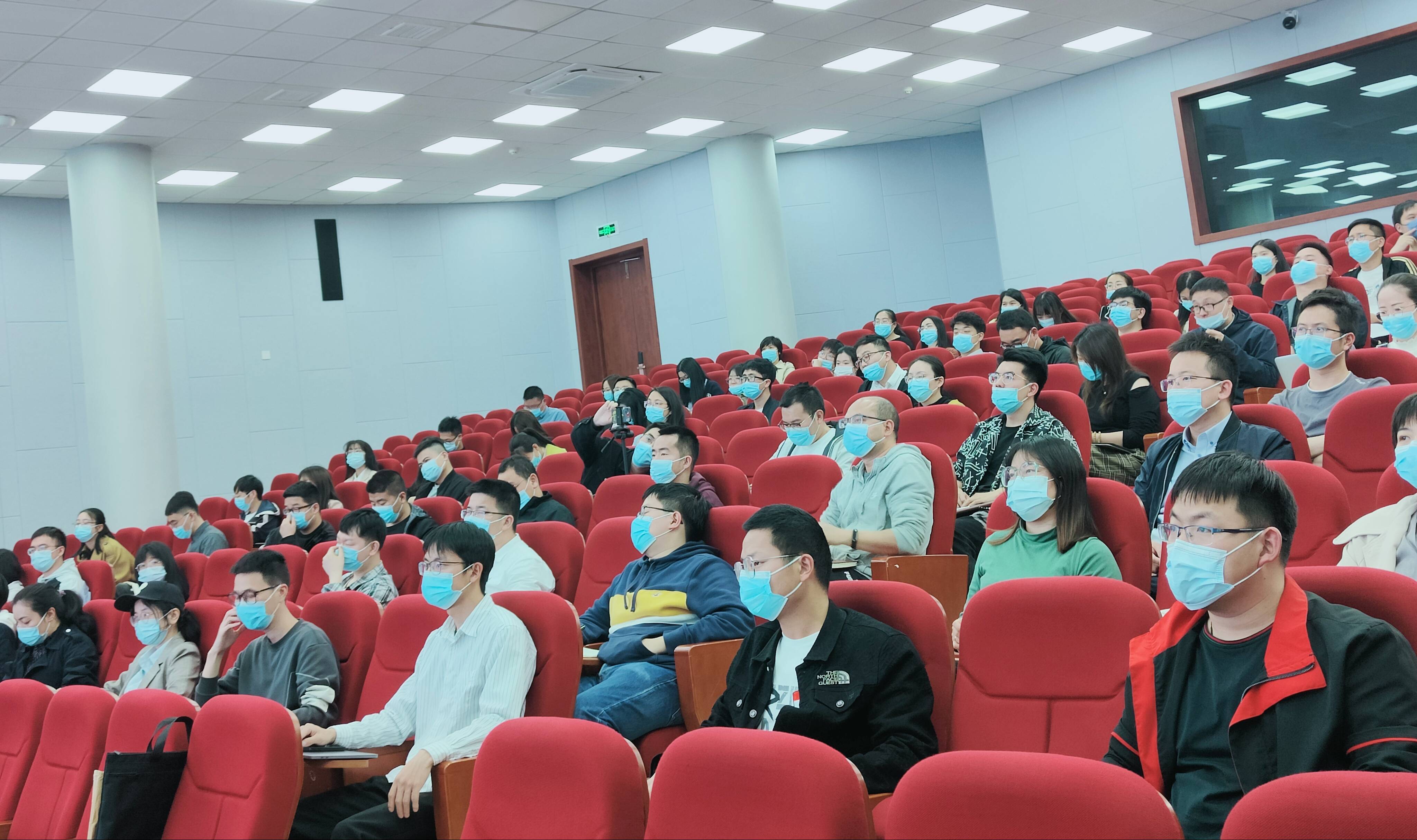 图片10(1).jpg 图片10(1).jpg