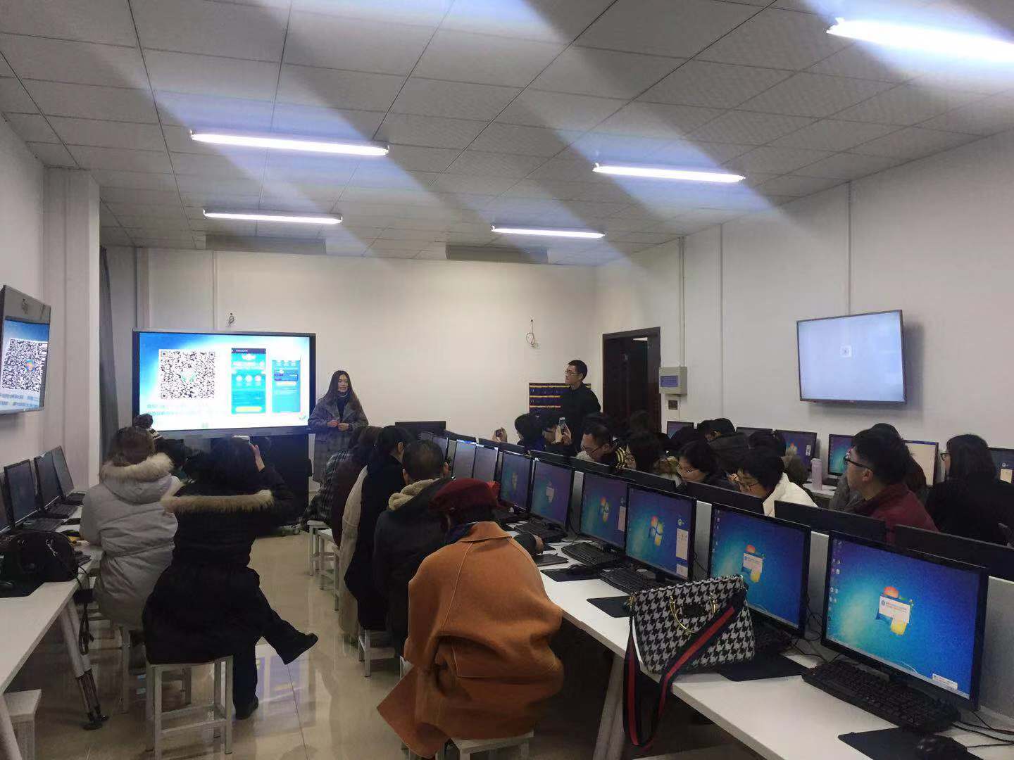 群3.jpg 群3.jpg
