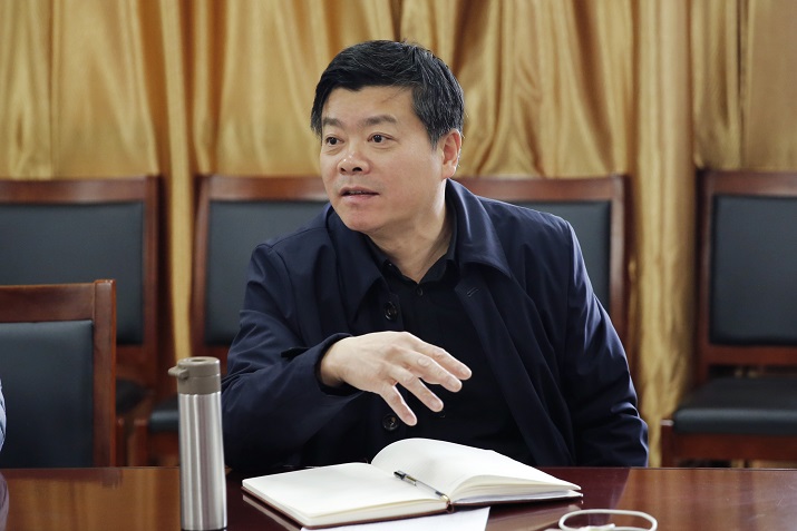 邱书记.JPG 邱书记.JPG
