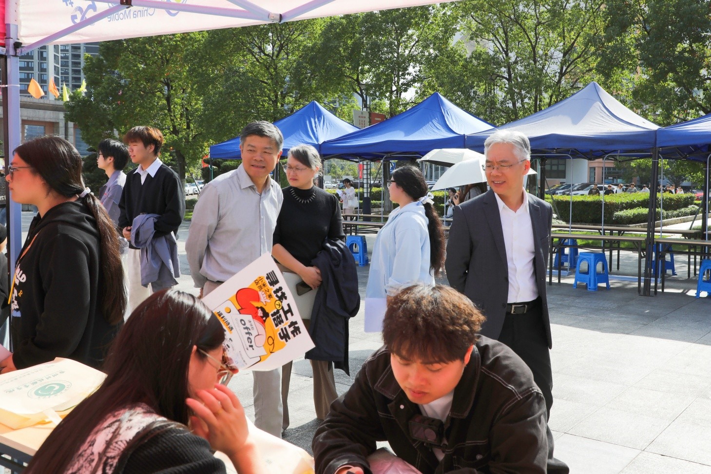 图片 1.jpg 图片 1.jpg