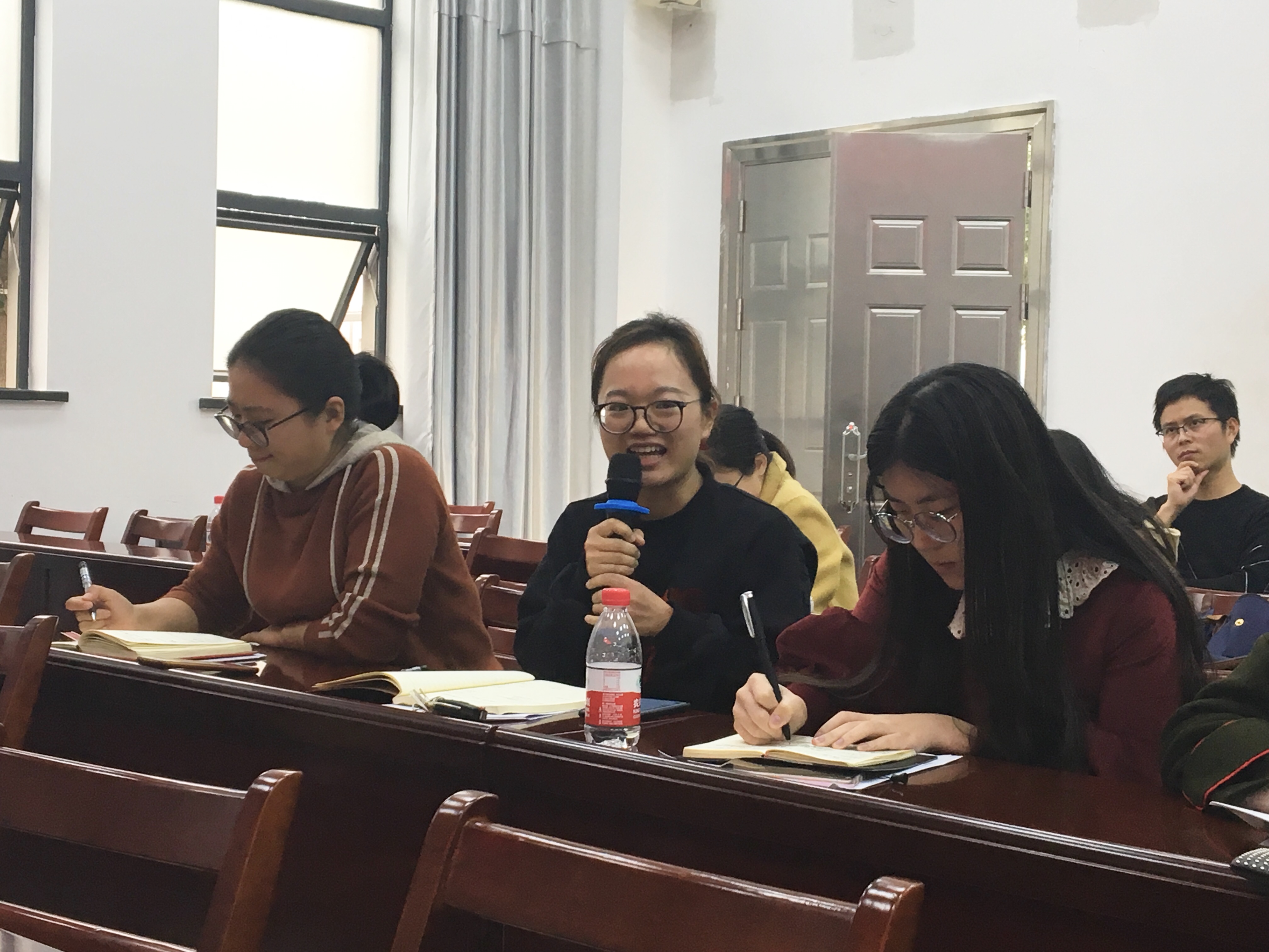教师发言 (3).jpg 教师发言 (3).jpg