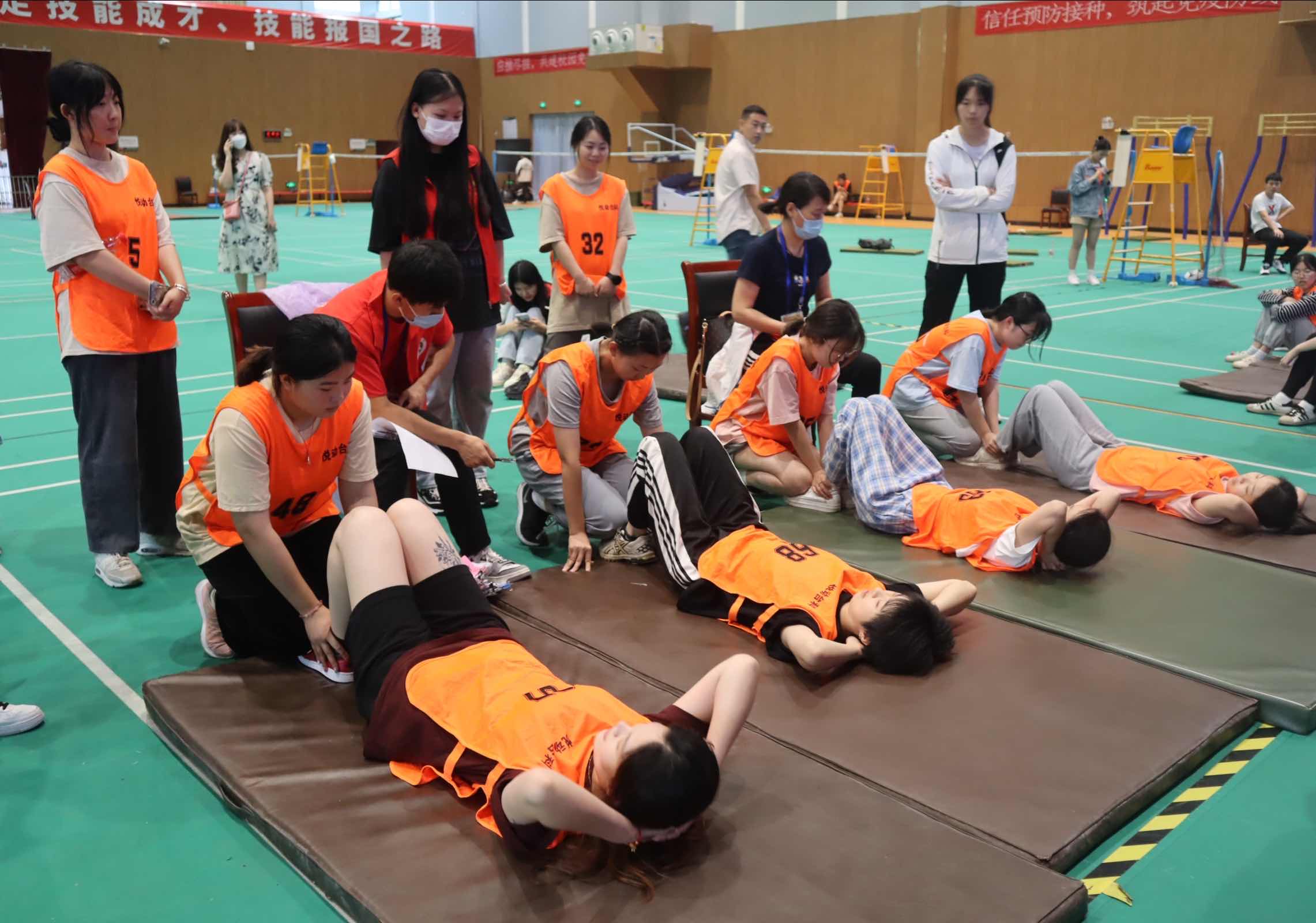 仰卧起坐1.JPG 仰卧起坐1.JPG